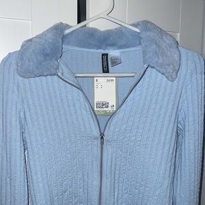 H&M BLUE FUR CROP TOP ZIPPER